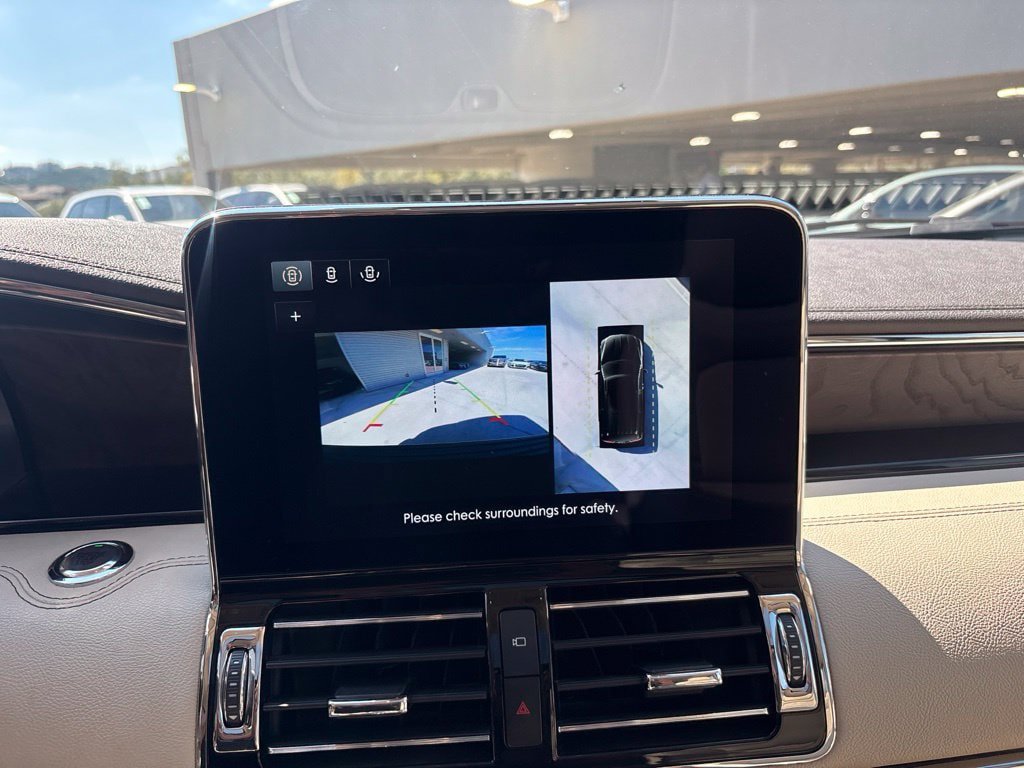 Used 2021 Lincoln Navigator Reserve w/ Luxury Package RWD image 29