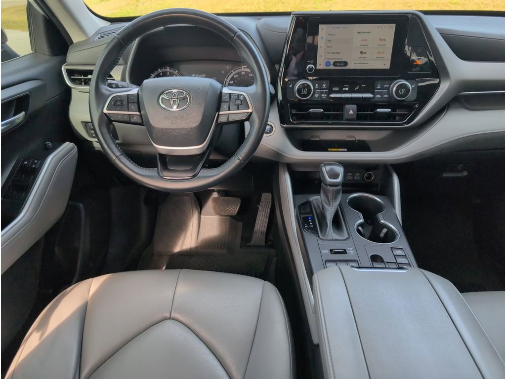 Used 2023 Toyota Highlander XLE image 33