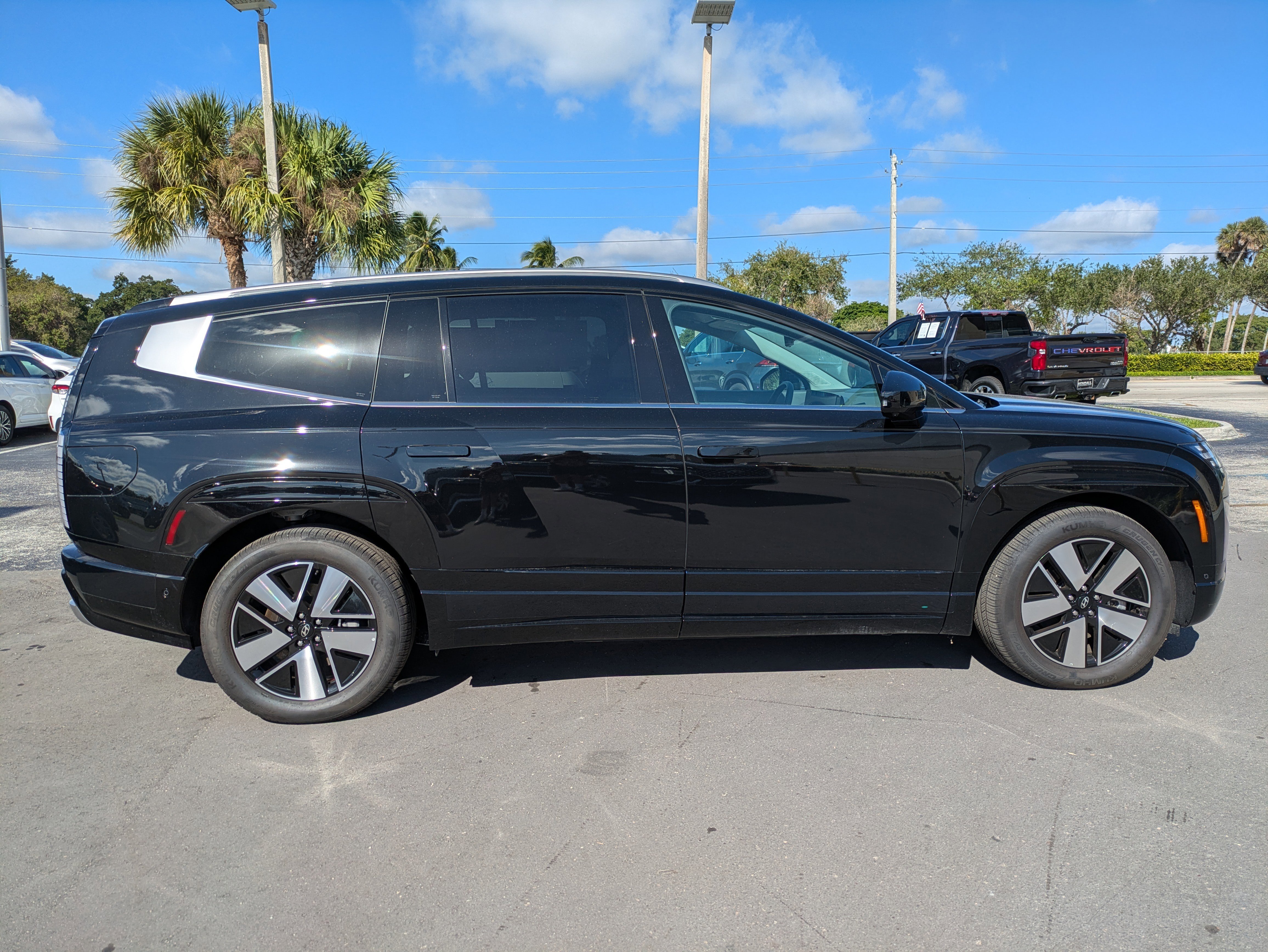 New 2026 Hyundai Ioniq 9 SEL image 3