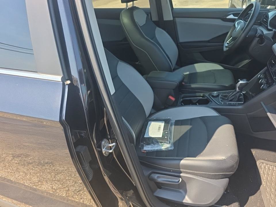 Certified 2023 Volkswagen Taos SEL AWD/4WD image 6