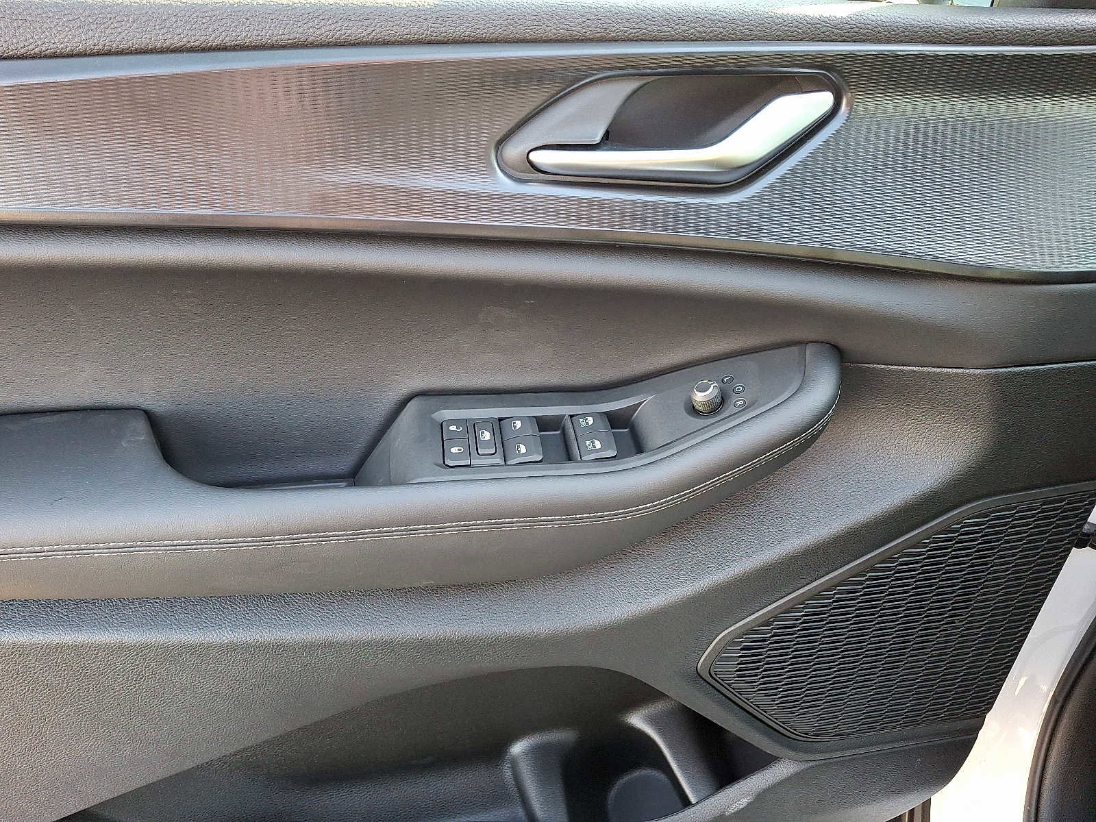 New 2025 Jeep Grand Cherokee L Laredo image 8