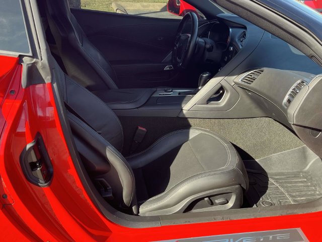 Used 2017 Chevrolet Corvette Stingray Coupe w/ 1LT RWD image 18