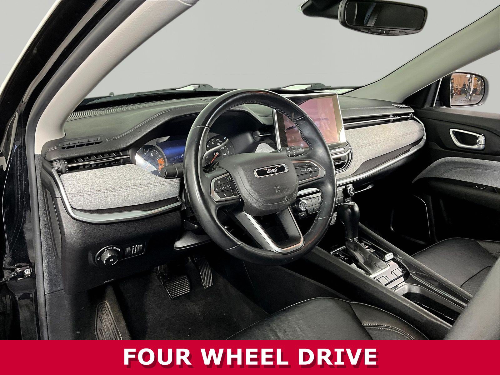 Used 2022 Jeep Compass Latitude AWD/4WD image 17