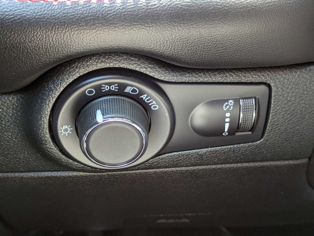 Used 2025 Dodge Durango GT AWD/4WD image 15
