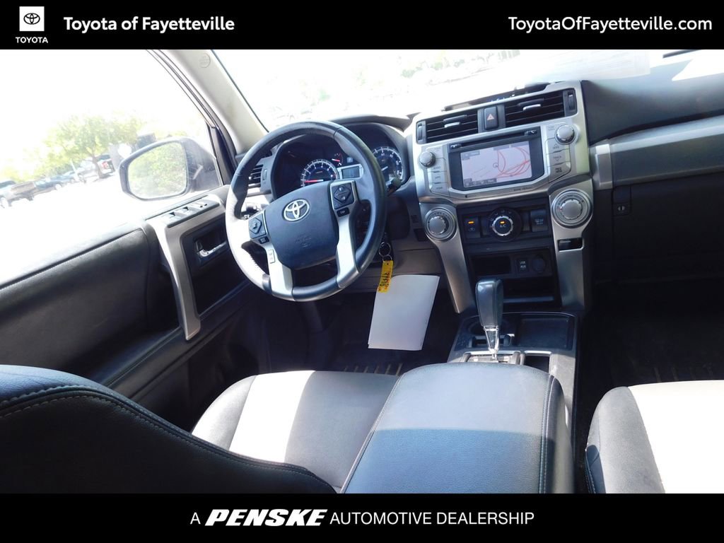 Used 2016 Toyota 4Runner SR5 Premium RWD image 3