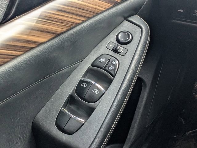 Used 2016 Nissan Maxima Platinum FWD image 18
