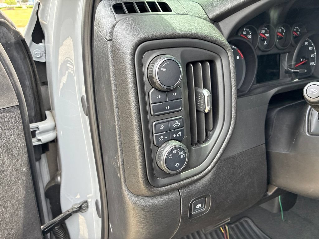 Used 2025 Chevrolet Silverado 2500 Custom w/ Custom Value Package AWD/4WD image 25