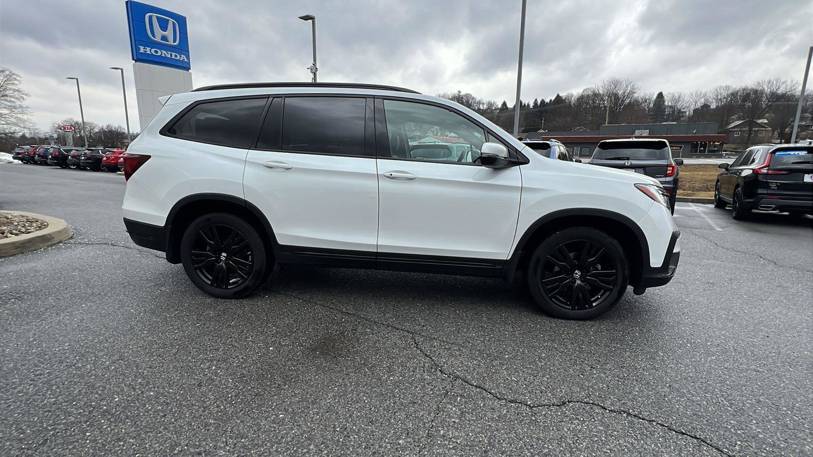 Used 2022 Honda Pilot Black Edition image 3
