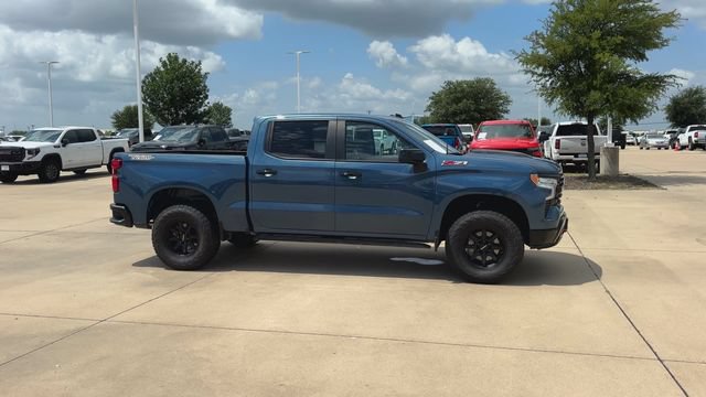 Used 2024 Chevrolet Silverado 1500 LT Trail Boss w/ Convenience Package II AWD/4WD image 2