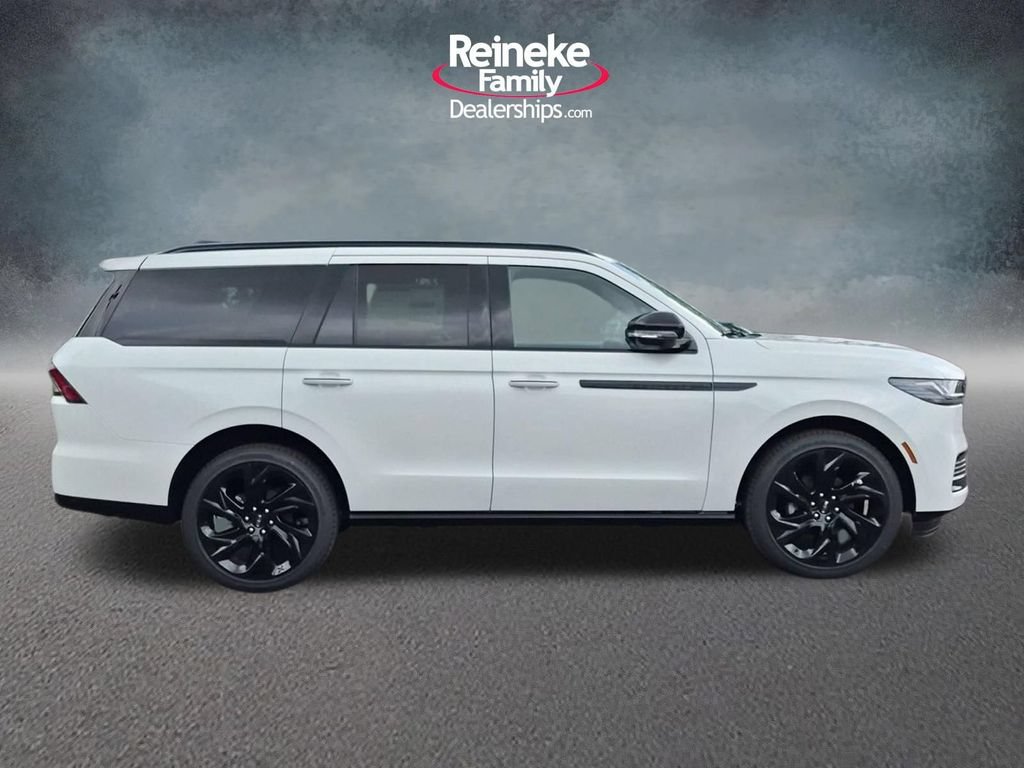 New 2027 Lincoln Navigator Reserve w/ Jet Appearance Package AWD/4WD image 4