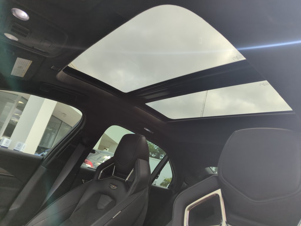 Used 2018 Cadillac CTS V w/ Luxury Package RWD image 29