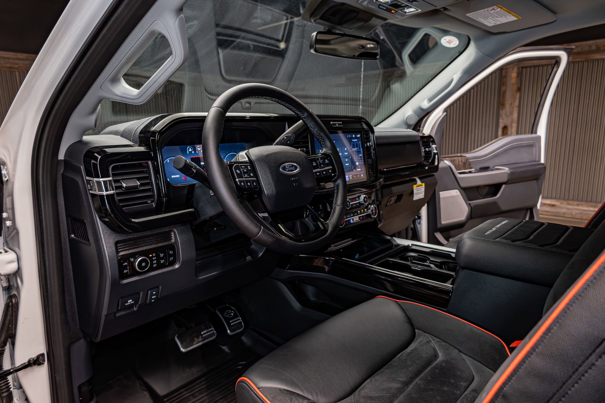 Used 2025 Ford F250 Lariat w/ Lariat Ultimate Package image 14