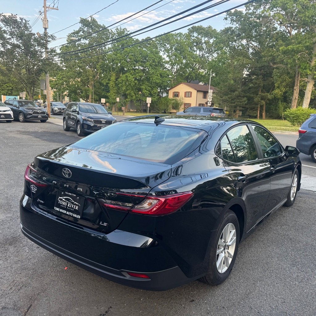 Used 2026 Toyota Camry LE FWD image 5