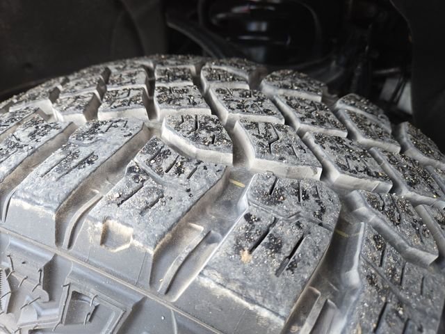 Used 2024 GMC Sierra 1500 AT4X AWD/4WD image 8