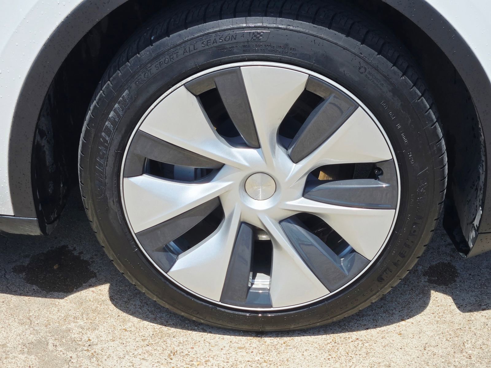 Used 2021 Tesla Model Y Long Range AWD/4WD image 7