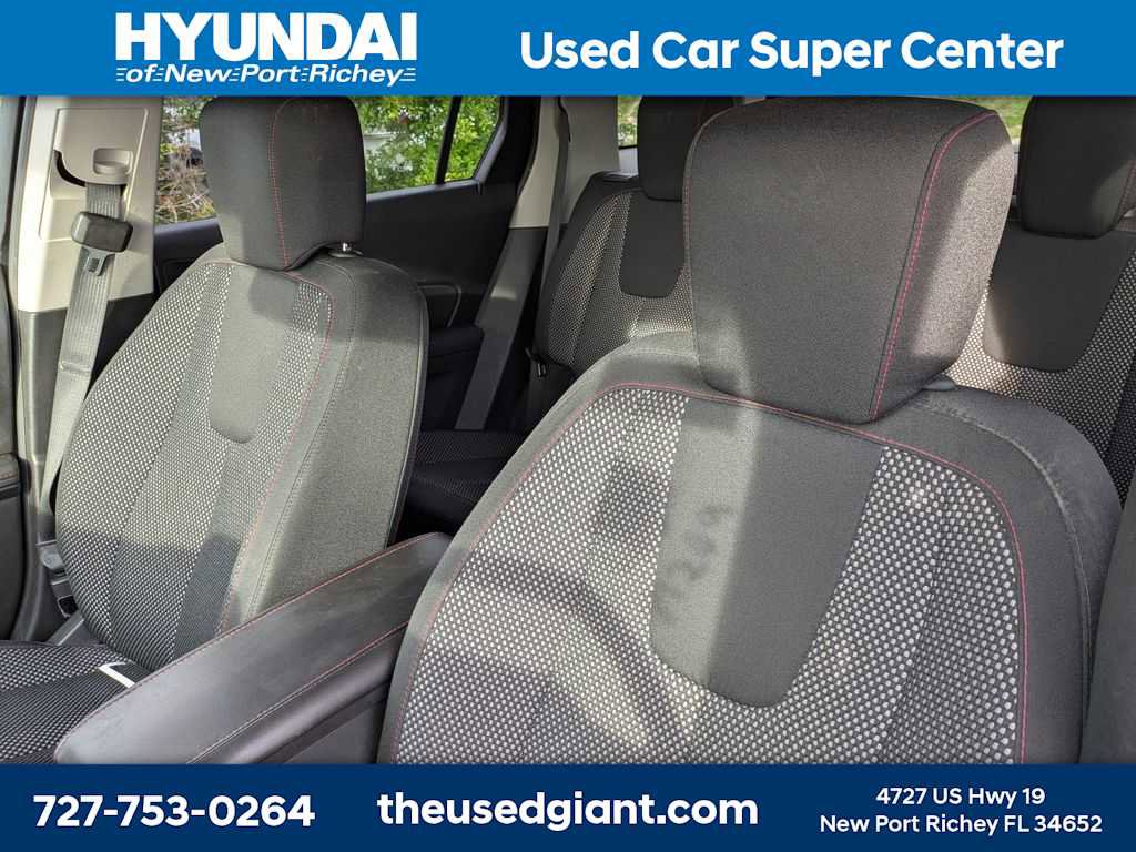 Used 2015 GMC Terrain SLE w/ Safety Package FWD image 3