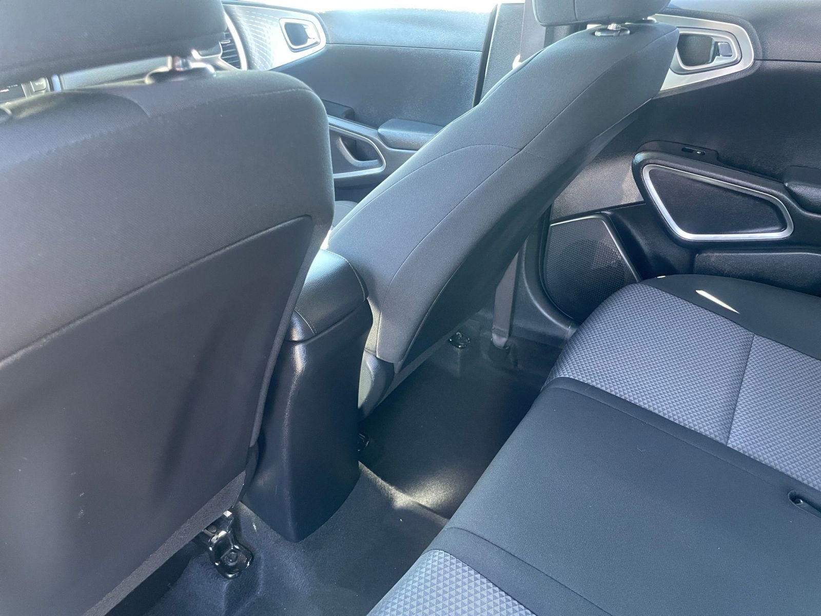 Used 2025 Kia Soul LX w/ LX Technology Package image 23