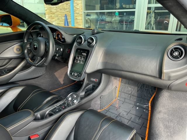 Used 2019 McLaren 570S Spider RWD image 36