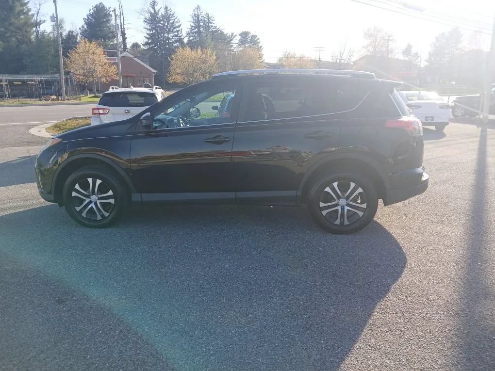 Used 2016 Toyota RAV4 LE FWD image 8
