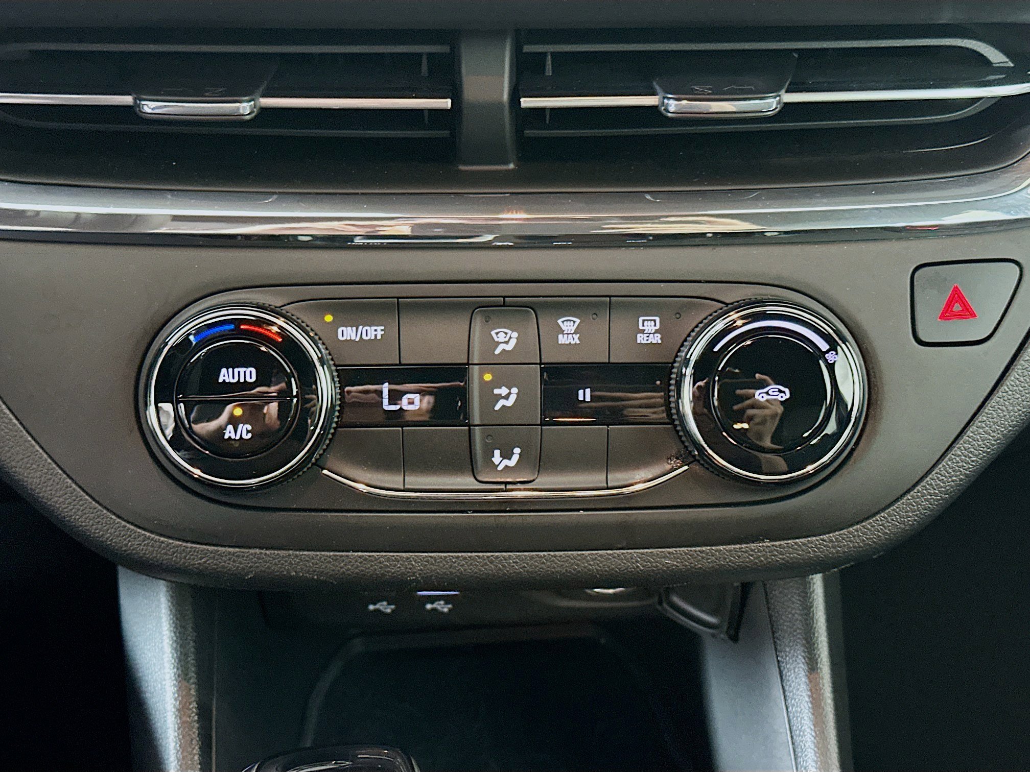 Used 2025 Buick Envista Preferred FWD image 23