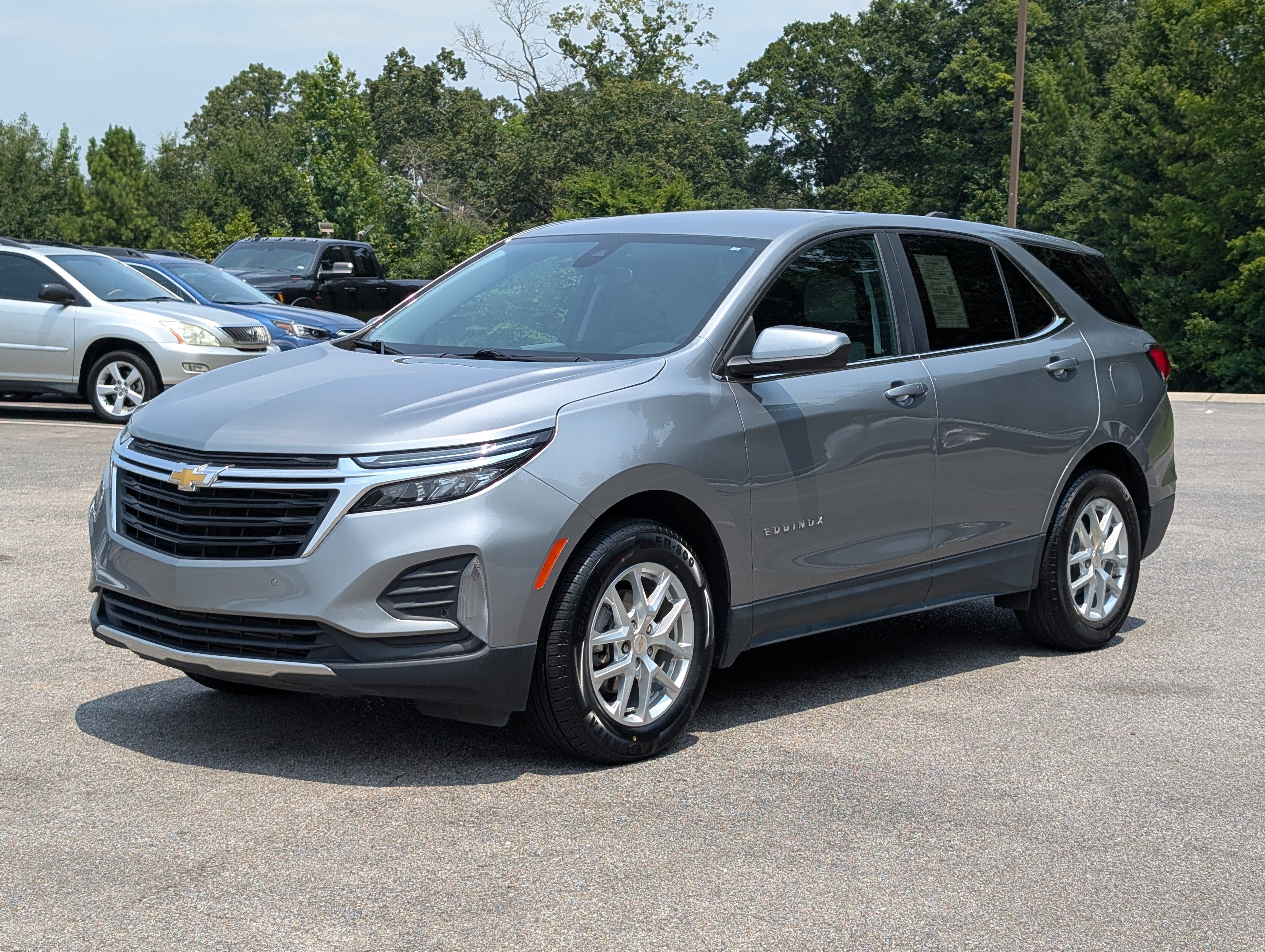 Used 2023 Chevrolet Equinox LT w/ Driver Convenience Package FWD image 5