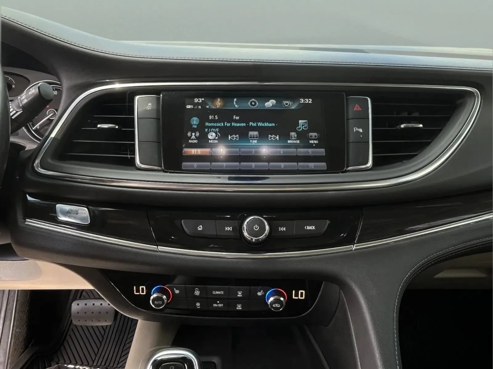 Used 2019 Buick Enclave Essence FWD image 11