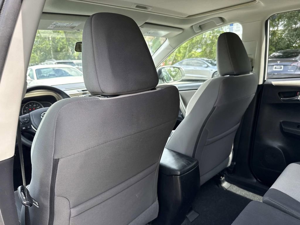 Used 2015 Toyota RAV4 XLE AWD/4WD image 14