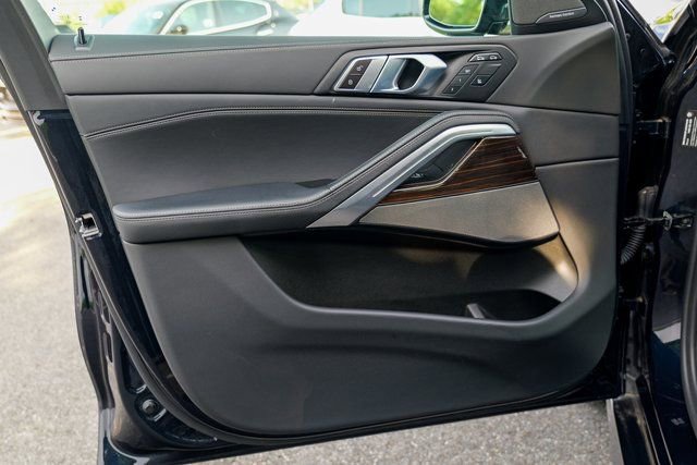 Used 2024 BMW X6 xDrive40i w/ Premium Package image 16