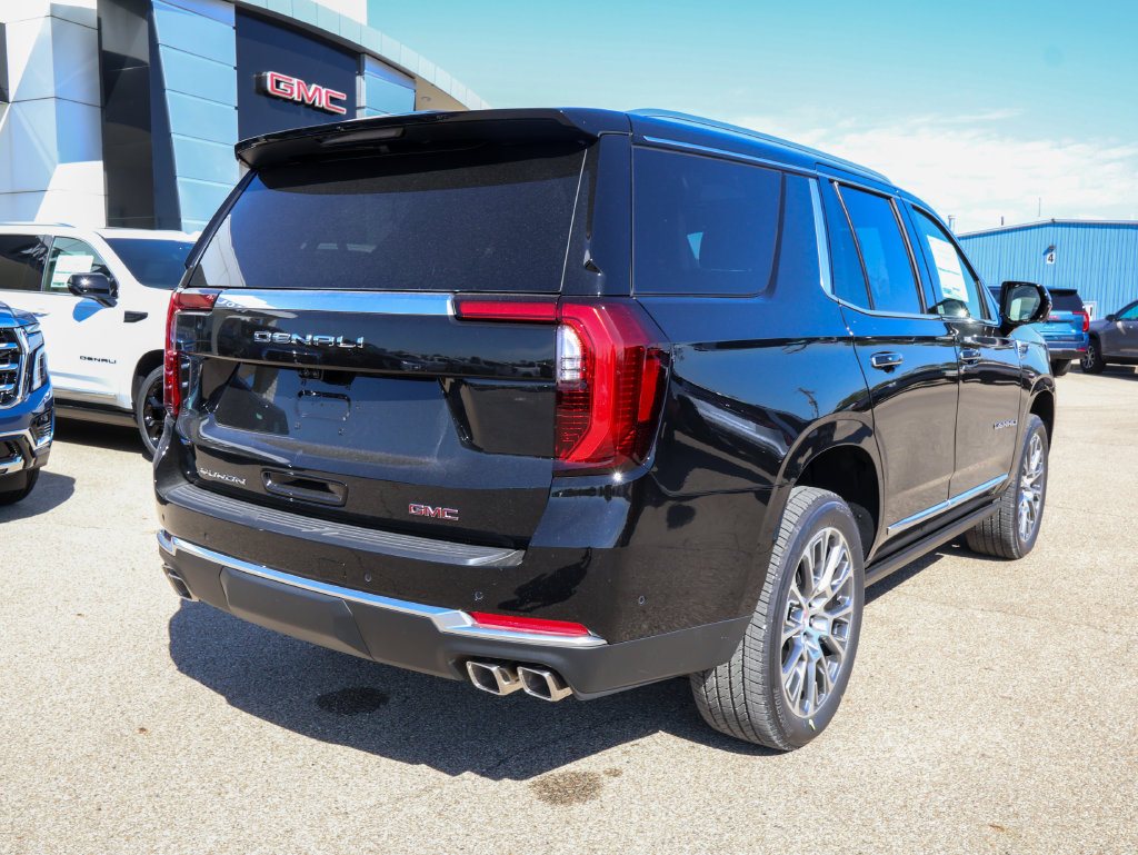 New 2027 GMC Yukon Denali w/ Denali Reserve Package AWD/4WD image 3