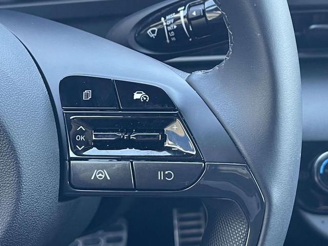 Certified 2025 Hyundai Elantra Sport image 21