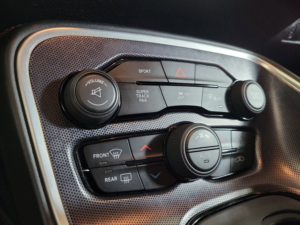 Used 2015 Dodge Challenger SXT Plus w/ Sound Group II image 20