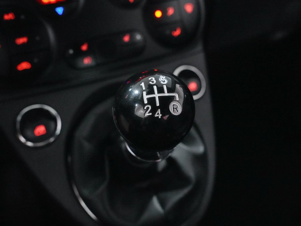 Used 2013 FIAT 500 Sport w/ Beats Audio Pkg FWD image 17