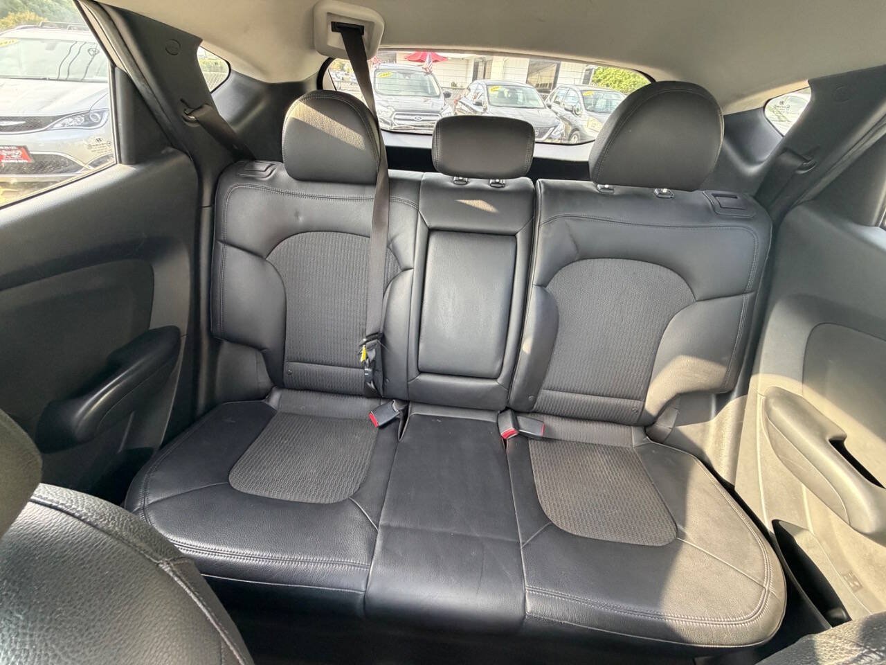 Used 2011 Hyundai Tucson GLS AWD/4WD image 25