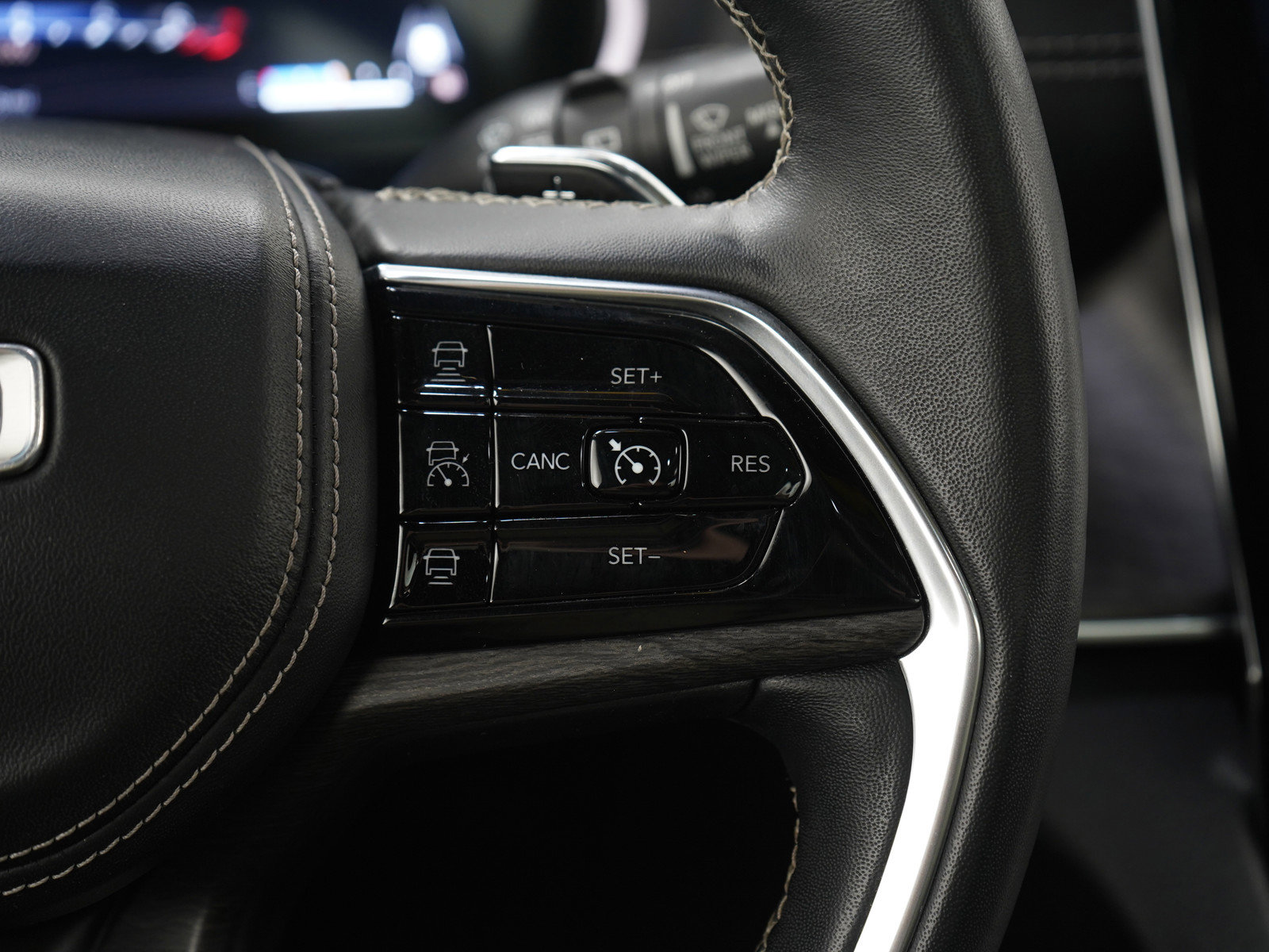 Used 2022 Jeep Grand Cherokee Overland w/ Luxury Tech Group IV image 28