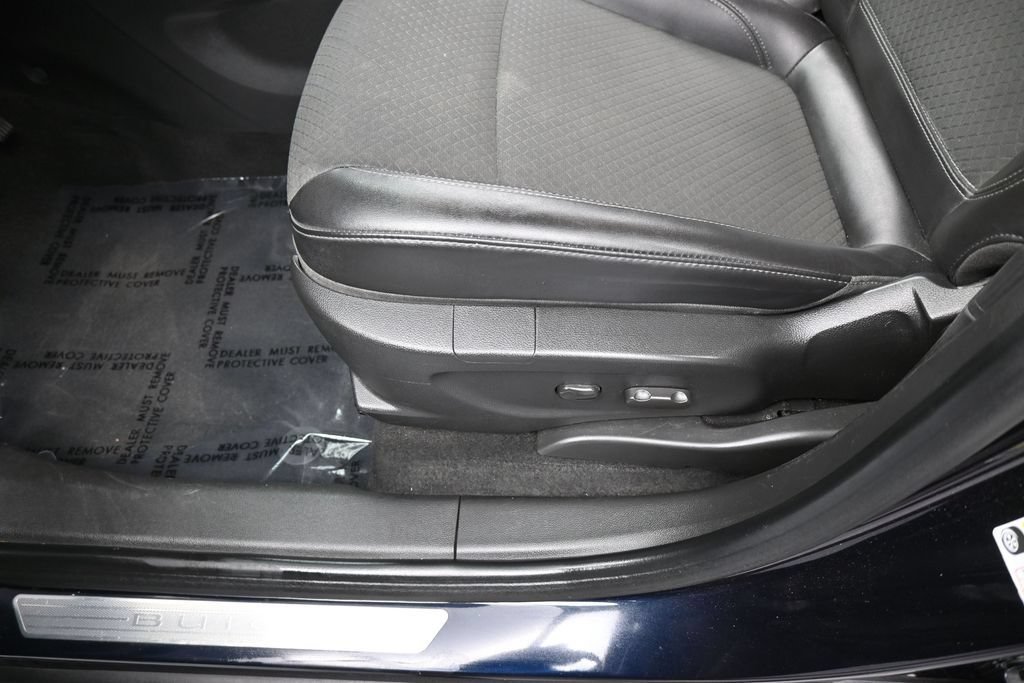 Used 2021 Buick Encore Preferred AWD/4WD image 16