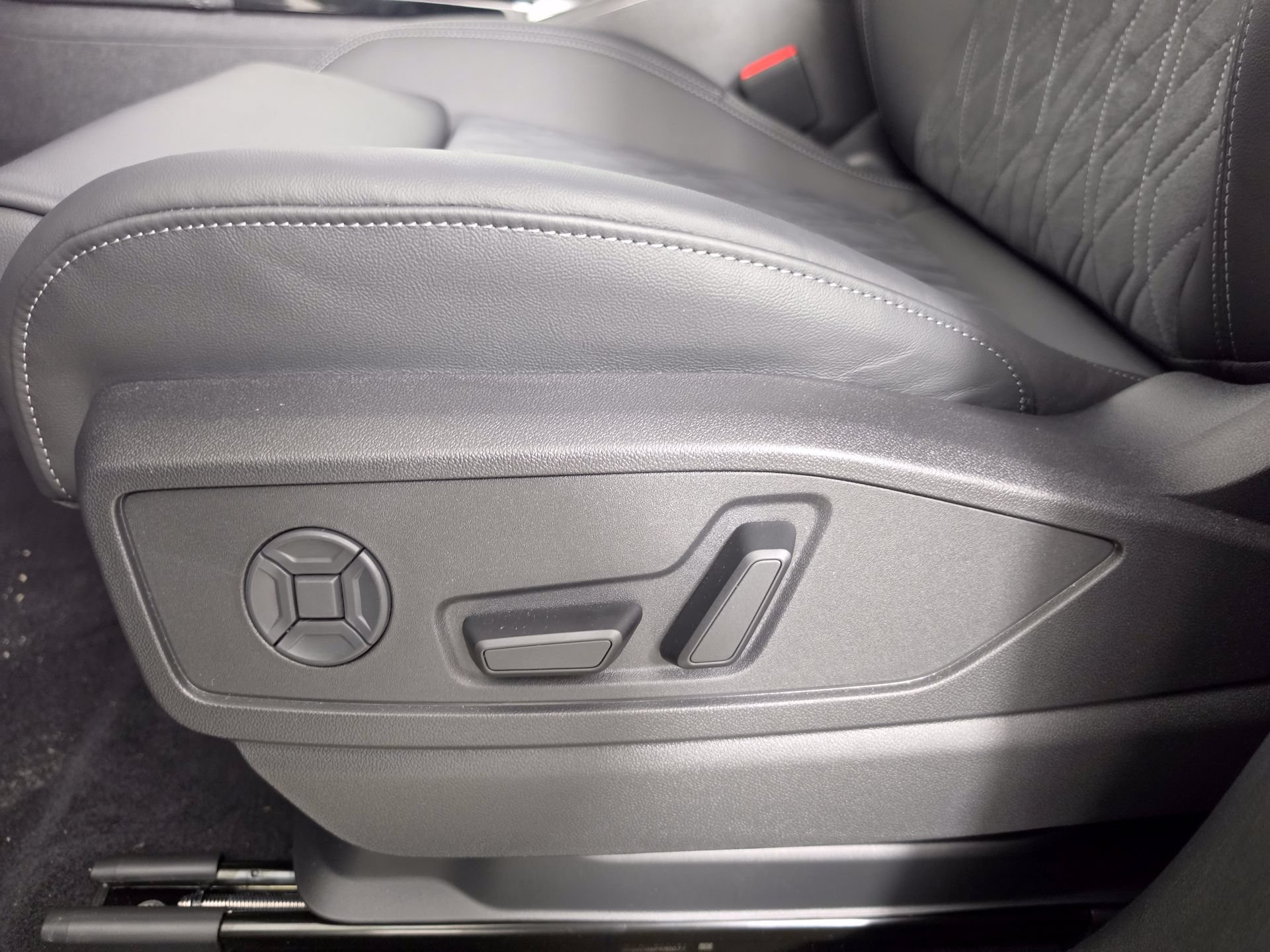 New 2026 Audi SQ5 Premium Plus AWD/4WD image 14