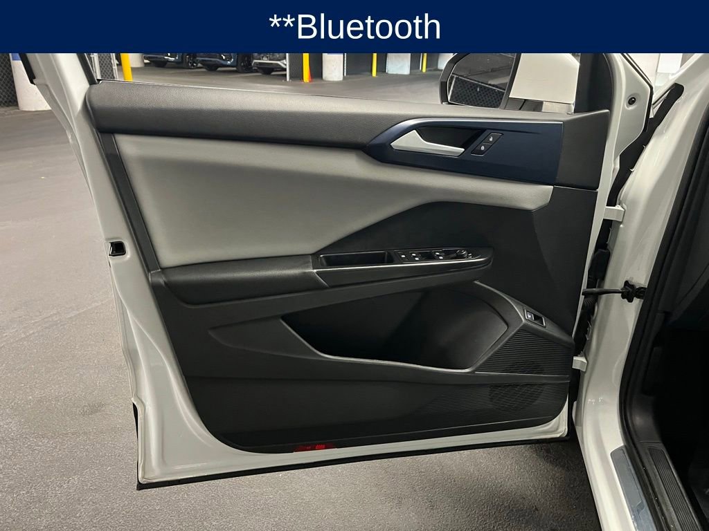 Certified 2023 Volkswagen Taos SE w/ Panoramic Sunroof Package image 19