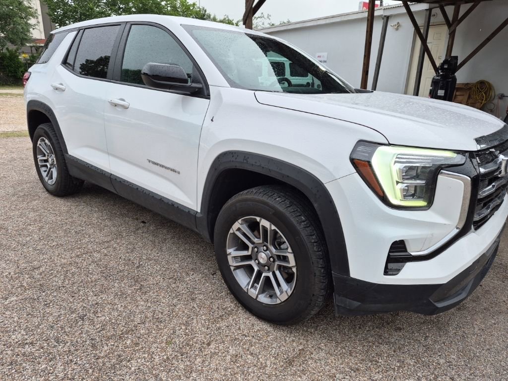 Used 2025 GMC Terrain Elevation AWD/4WD image 4