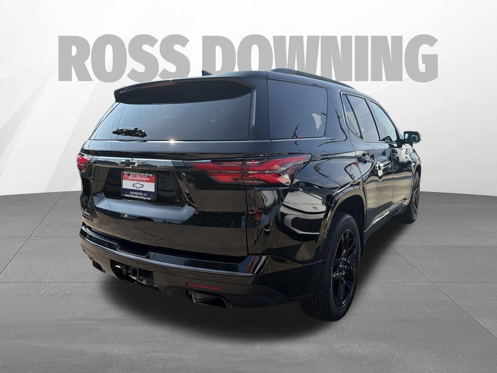 Used 2023 Chevrolet Traverse Premier w/ Redline Edition FWD image 4