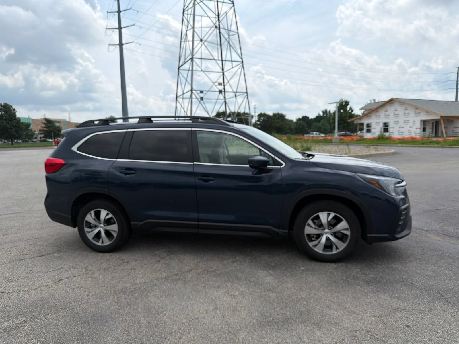 Certified 2025 Subaru Ascent Premium w/ Premium Package AWD/4WD image 18