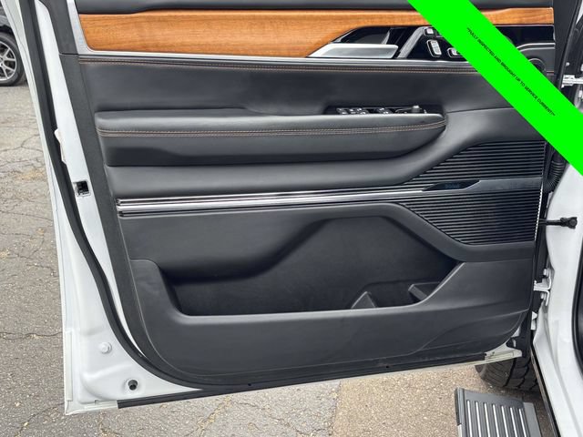 Used 2024 Jeep Grand Wagoneer L Series III AWD/4WD image 10
