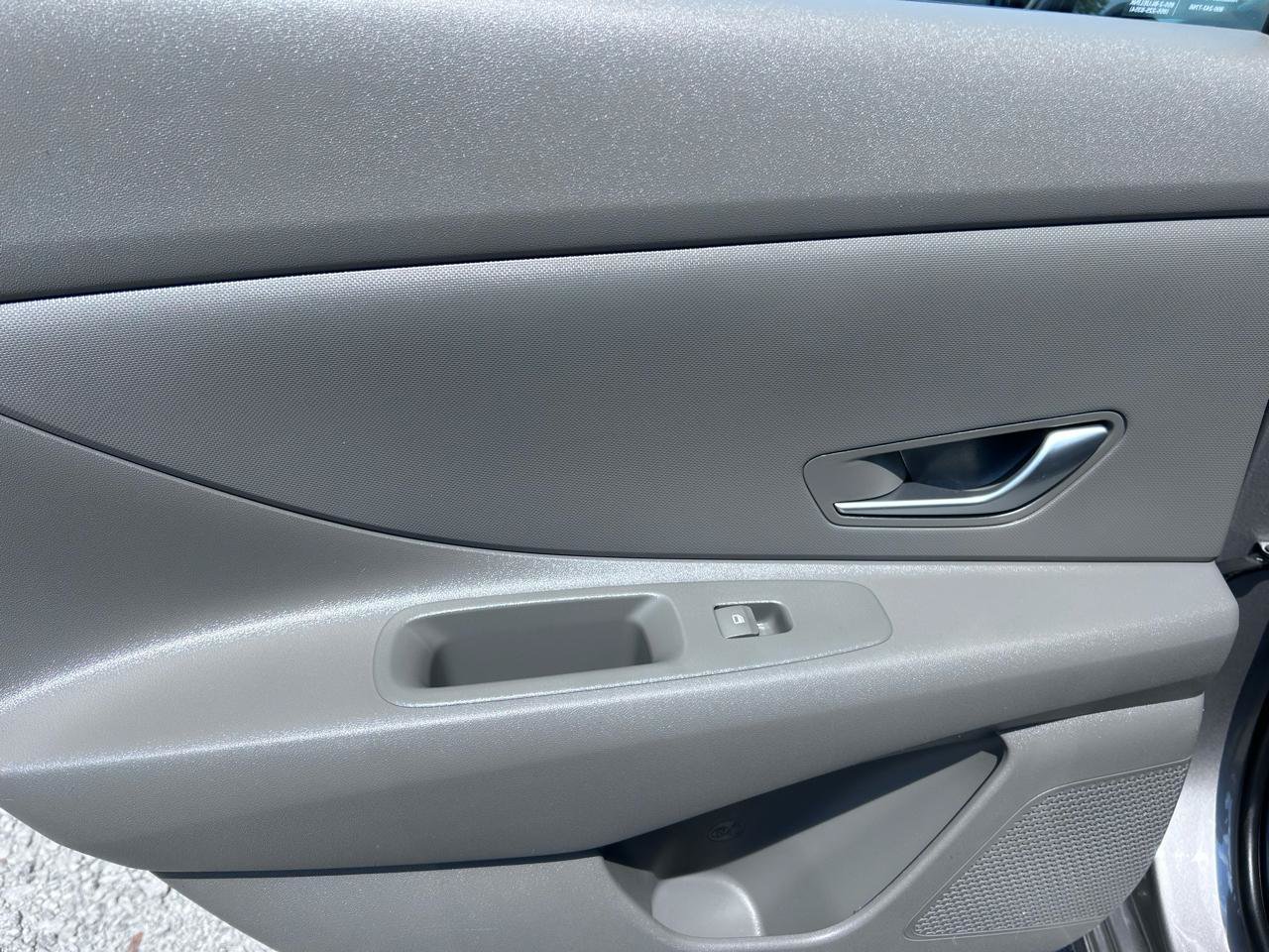 Used 2023 Hyundai Elantra SEL FWD image 15