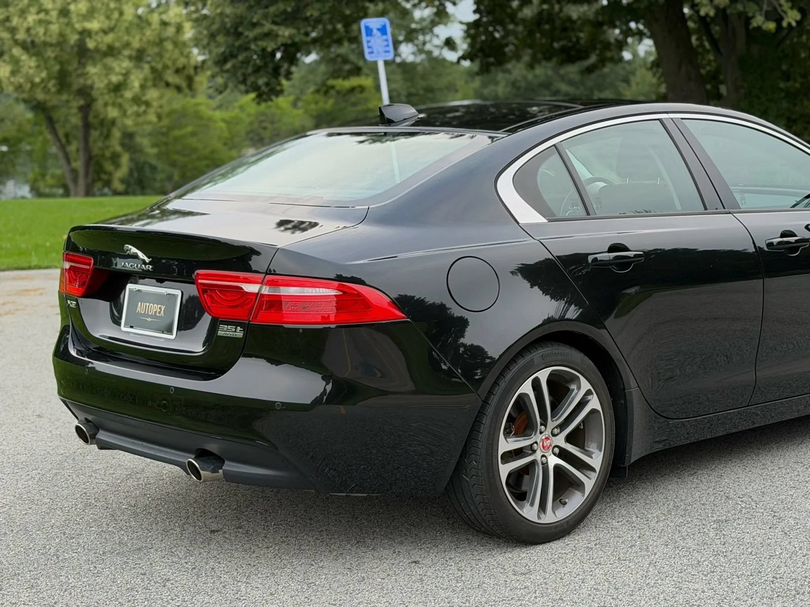 Used 2017 Jaguar XE Premium AWD/4WD image 15