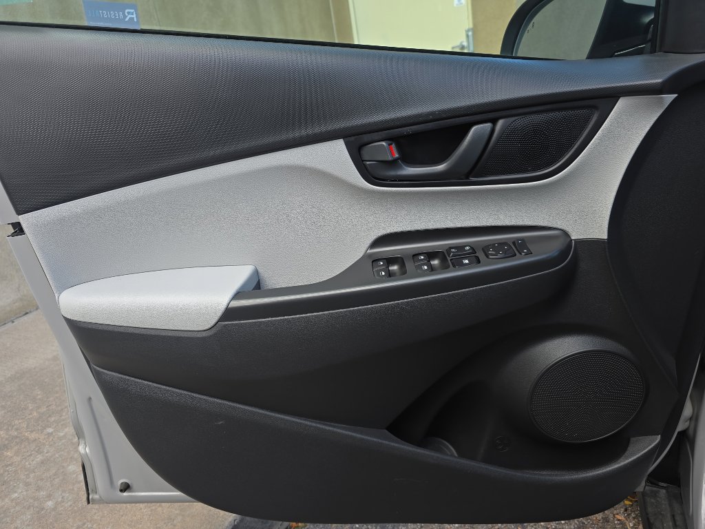 Used 2023 Hyundai Kona SEL image 19