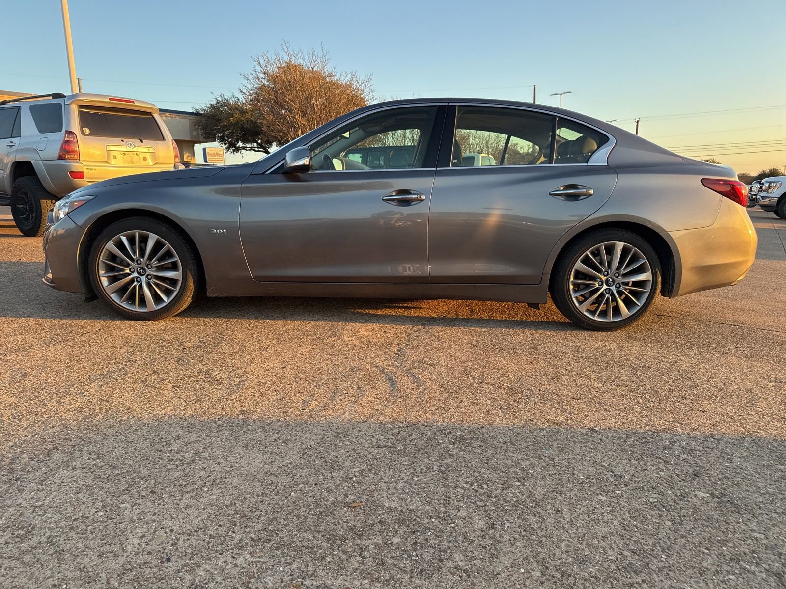 Used 2018 INFINITI Q50 Luxe image 4