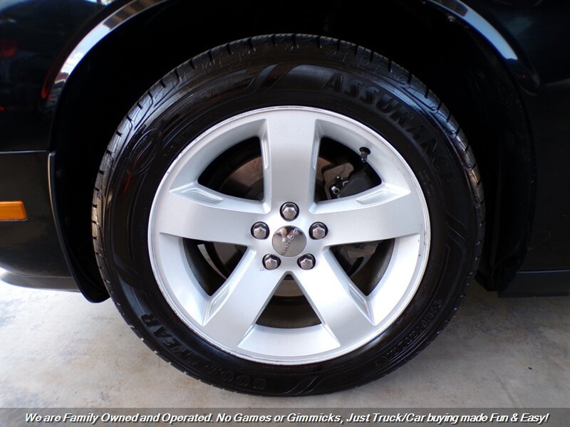 Used 2013 Dodge Challenger SXT RWD image 22