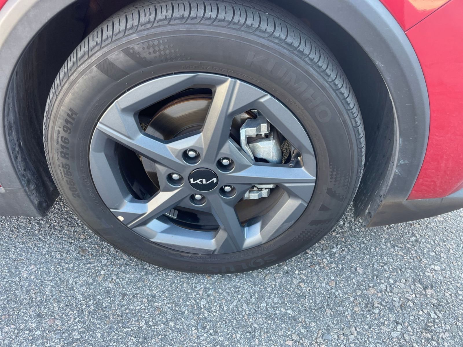 Used 2025 Kia K4 LXS image 32