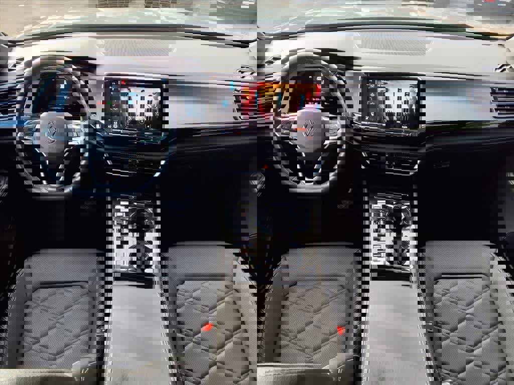 Used 2024 Volkswagen Atlas Cross Sport SE image 11