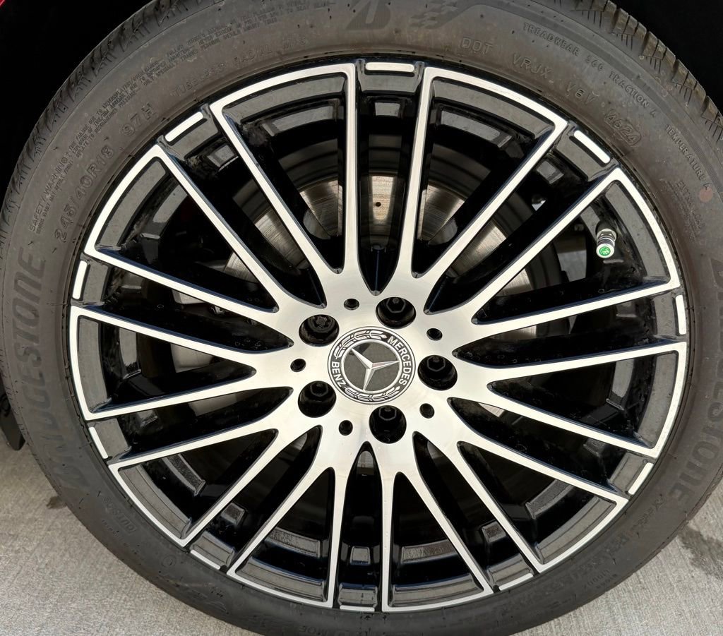 Used 2025 Mercedes-Benz C 300 Sedan image 11