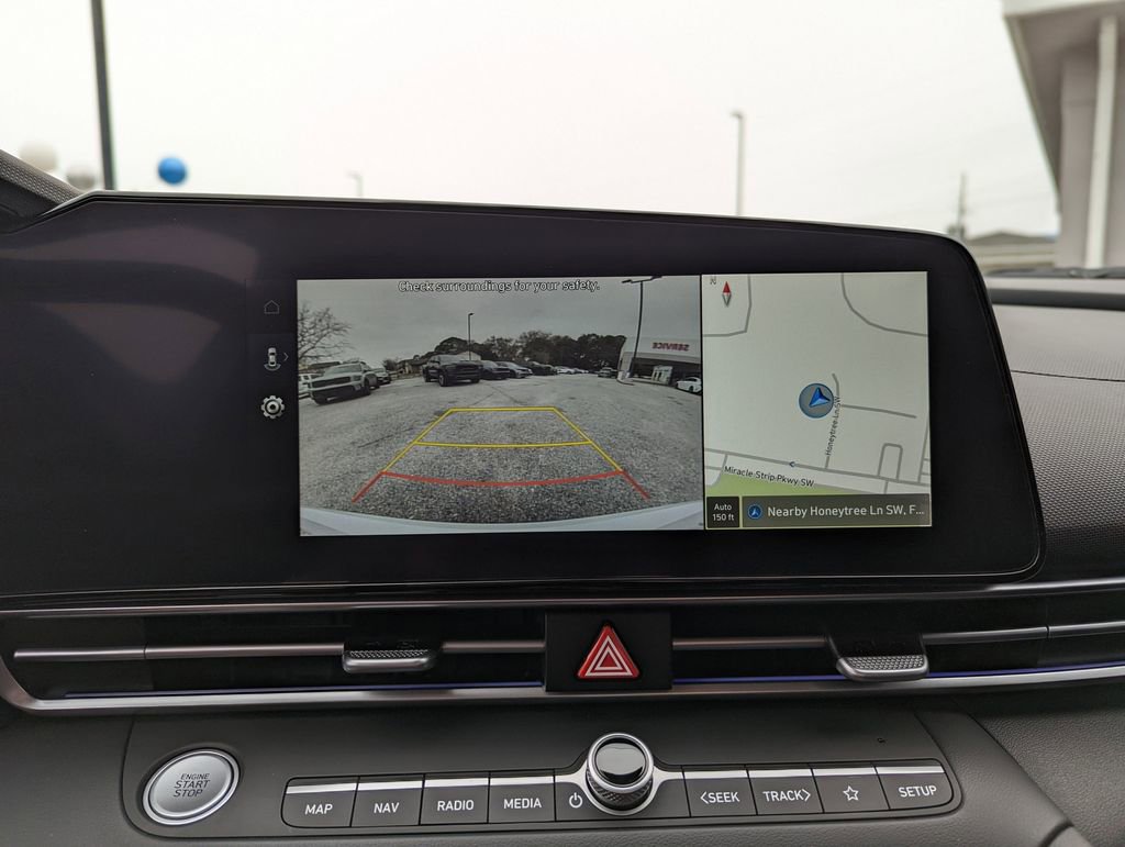 Used 2024 Hyundai Elantra SEL image 26